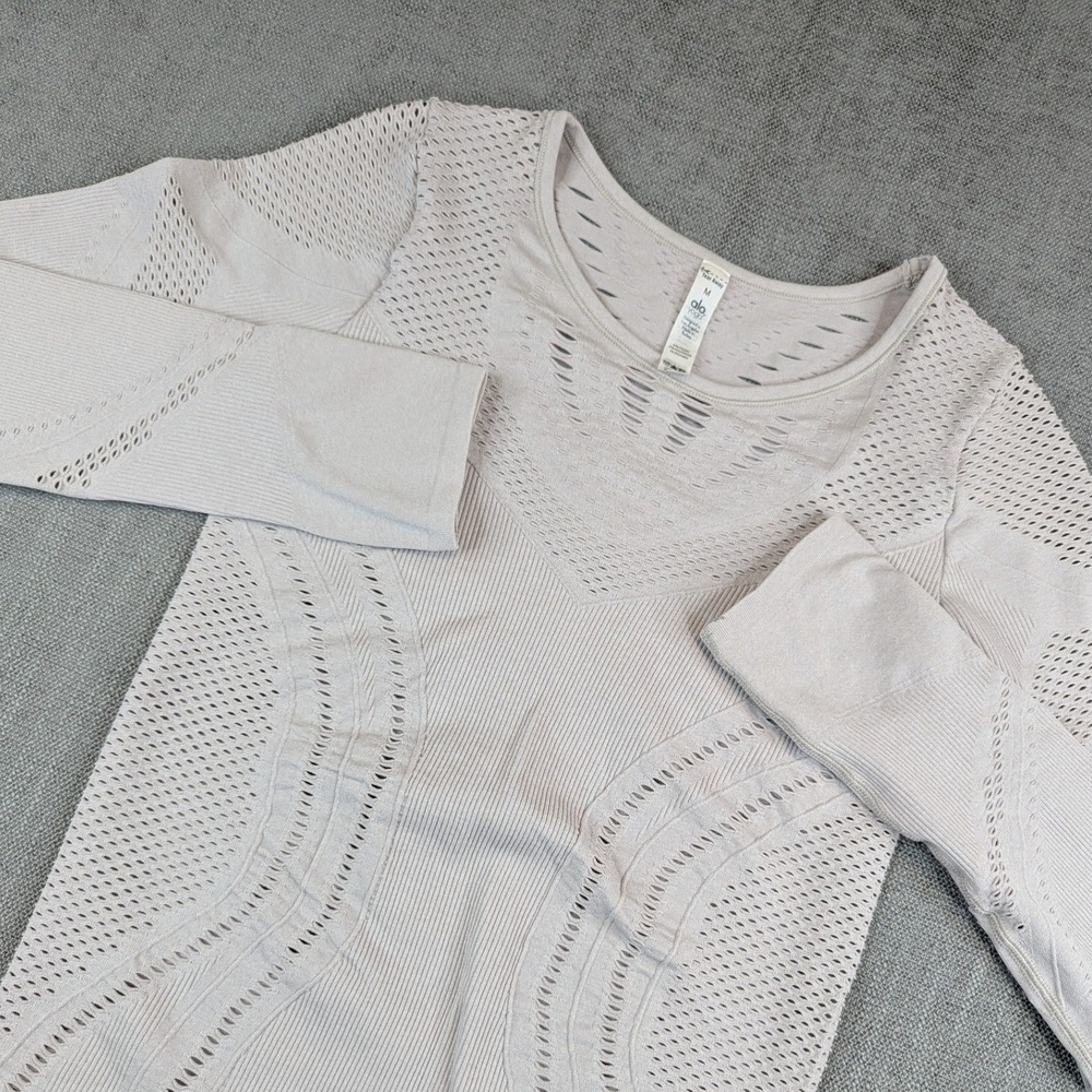 Alo Yoga Shirt Womens M Lavender Siren Long Top Seamless Perforated Thumbhole